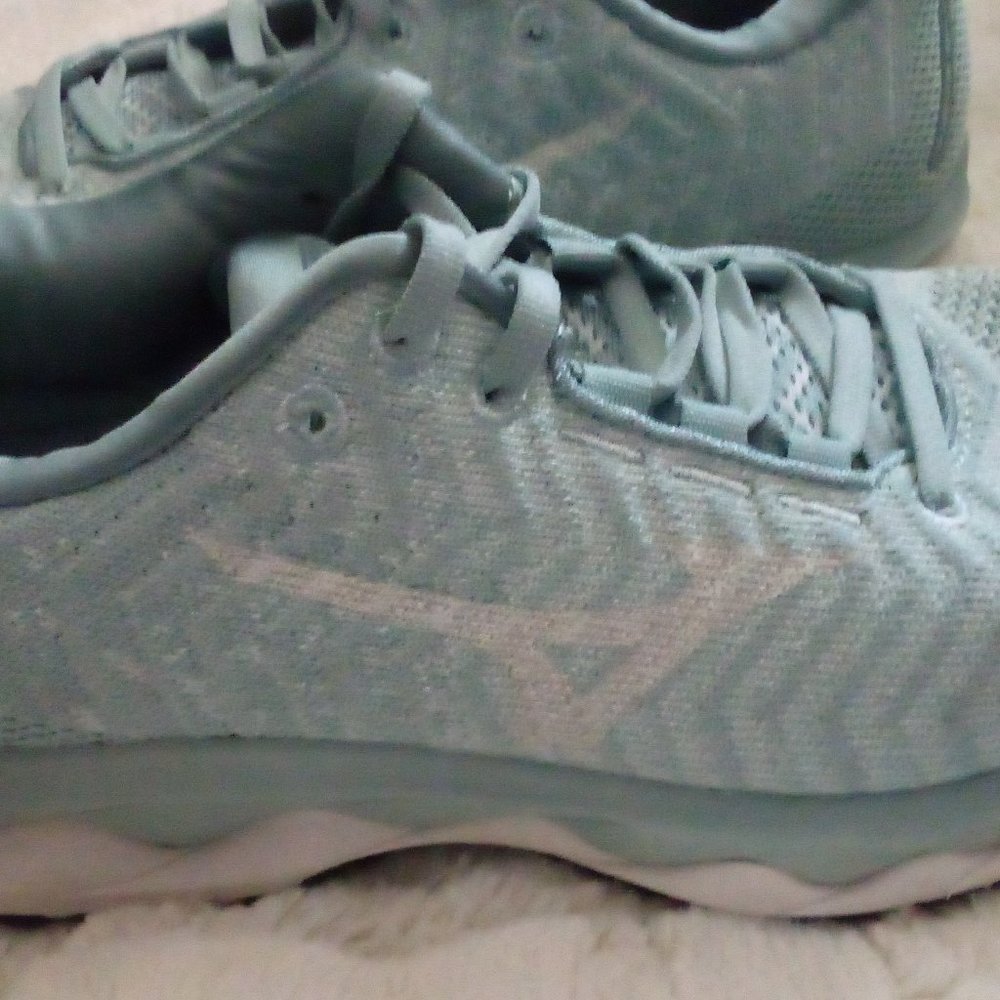 EUC Mizuno Wave Sky Waveknit 3 Turqoise Running Shoes Women's Size 9 Miz